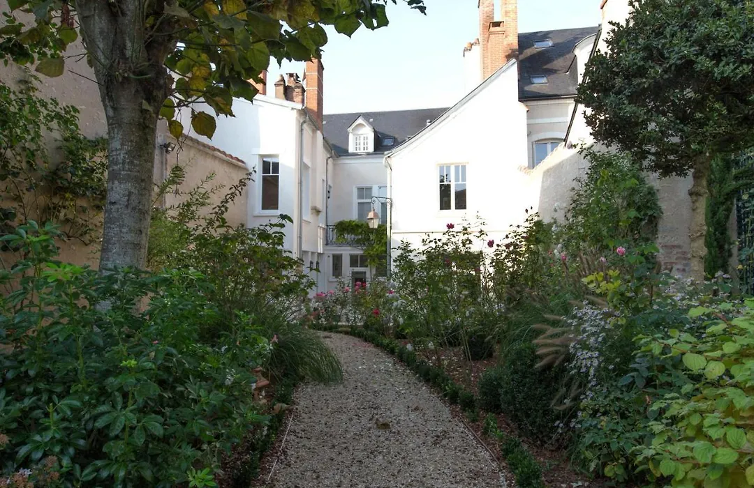 Room In Guest Room - This 10Th Century Home Sits In An Exceptional Setting In The Center Of Orleans-1